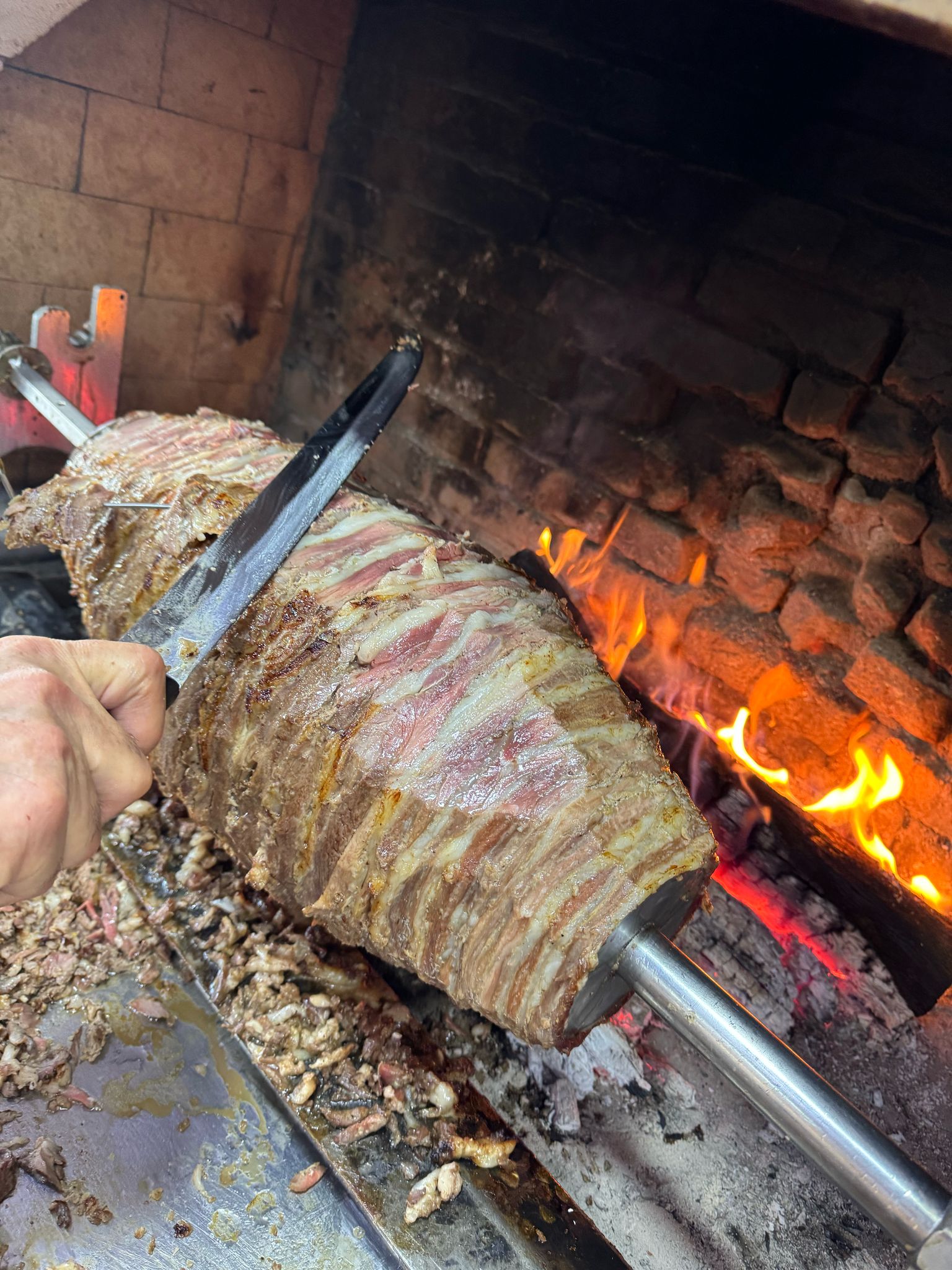 İzmir’in En İyi Cağ Kebap Mekânı Neresi? Lezzetin Rotasını Belirleyin